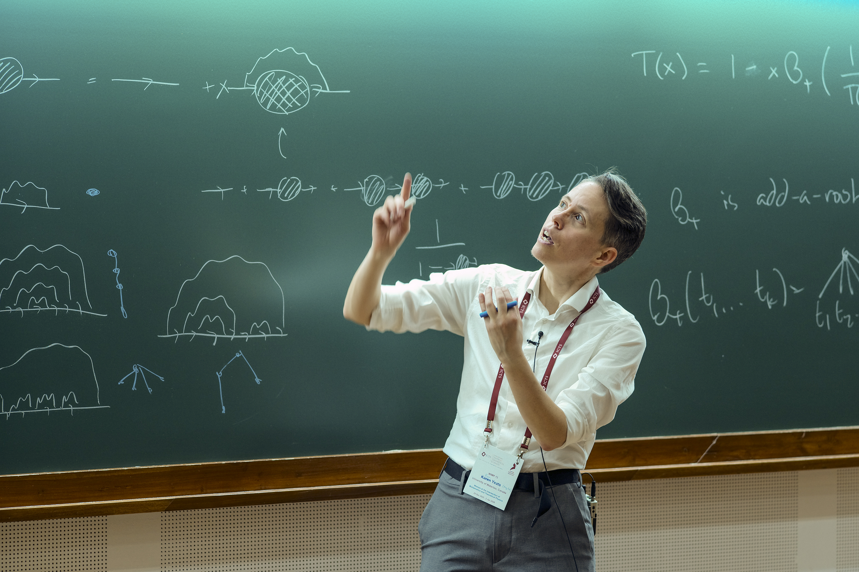 Me lecturing at WIMP 2025, photo (c) Noel Tovia Matoff